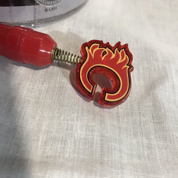 Calgary Flames Pens NHL Light Up Official Licensed Red LED 40 or More Blue Ink - Picture 5 of 9